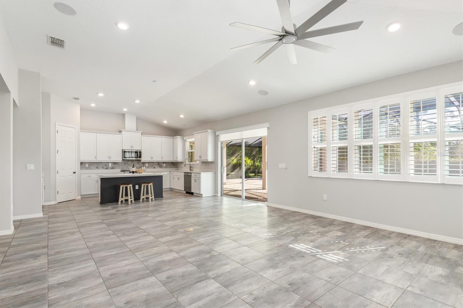 OAK HARBOUR - Residential