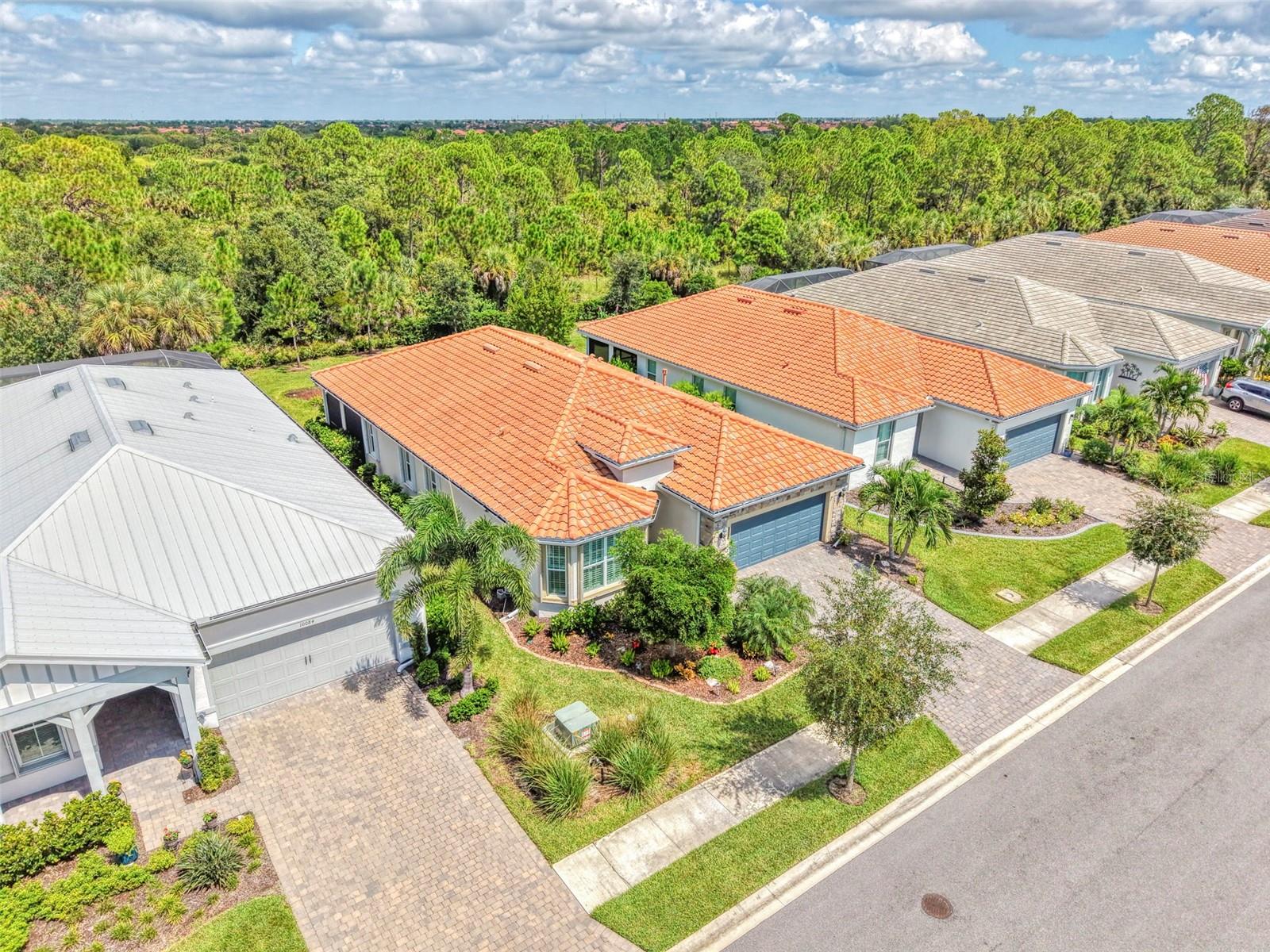10088 CORAL SHORE DRIVE, ENGLEWOOD, FL, 34223 4 10088 CORAL SHORE DRIVE