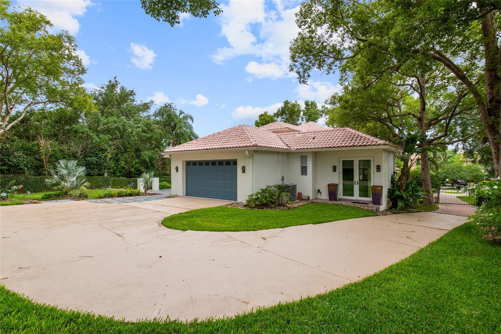 SPRING LAKE POINTE - Residential