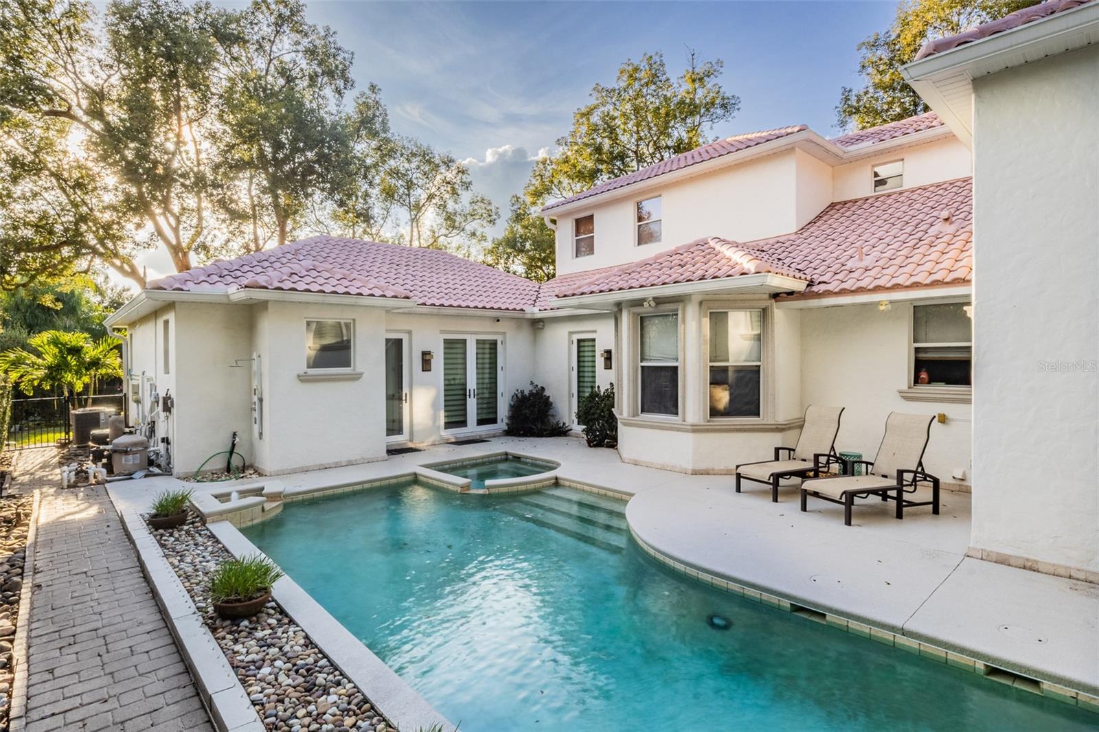 SPRING LAKE POINTE - Residential