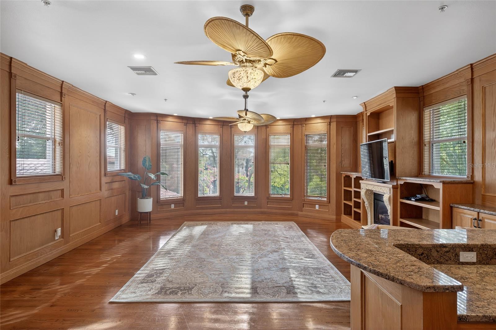 SPRING LAKE POINTE - Residential