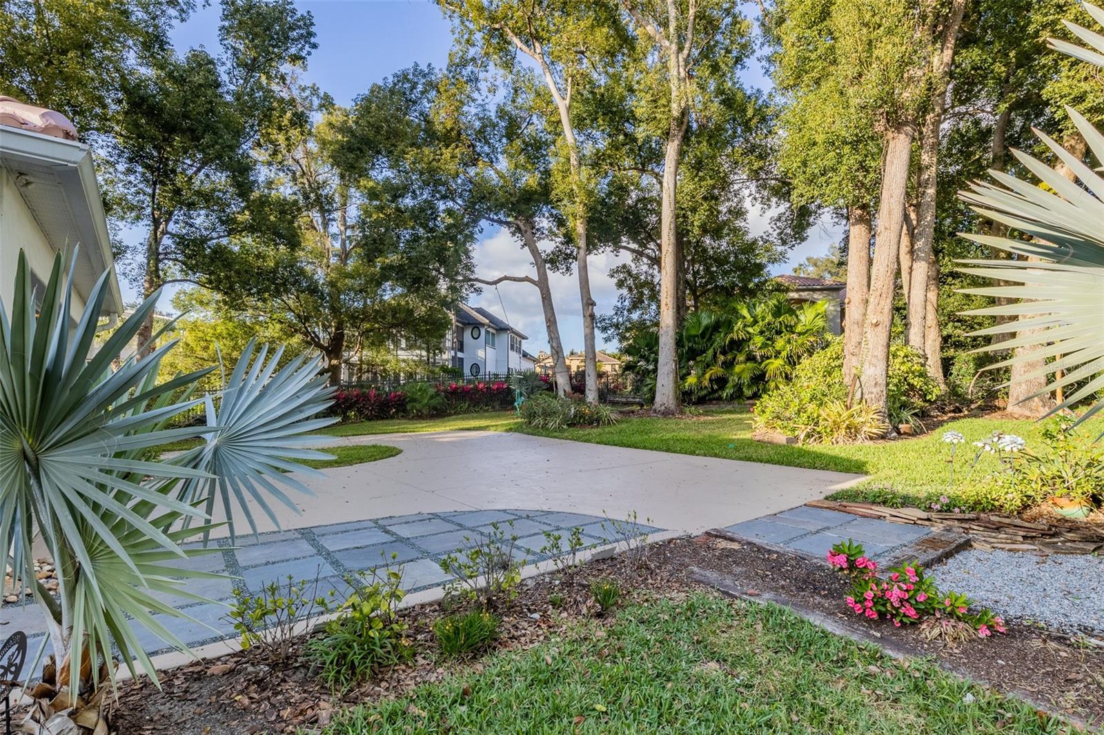 SPRING LAKE POINTE - Residential