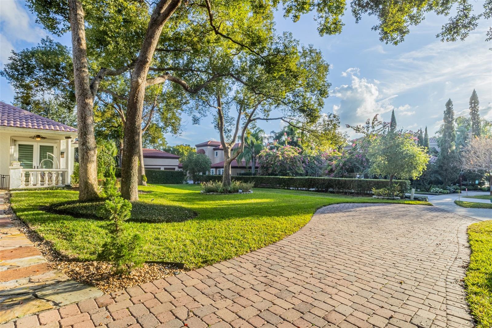 SPRING LAKE POINTE - Residential