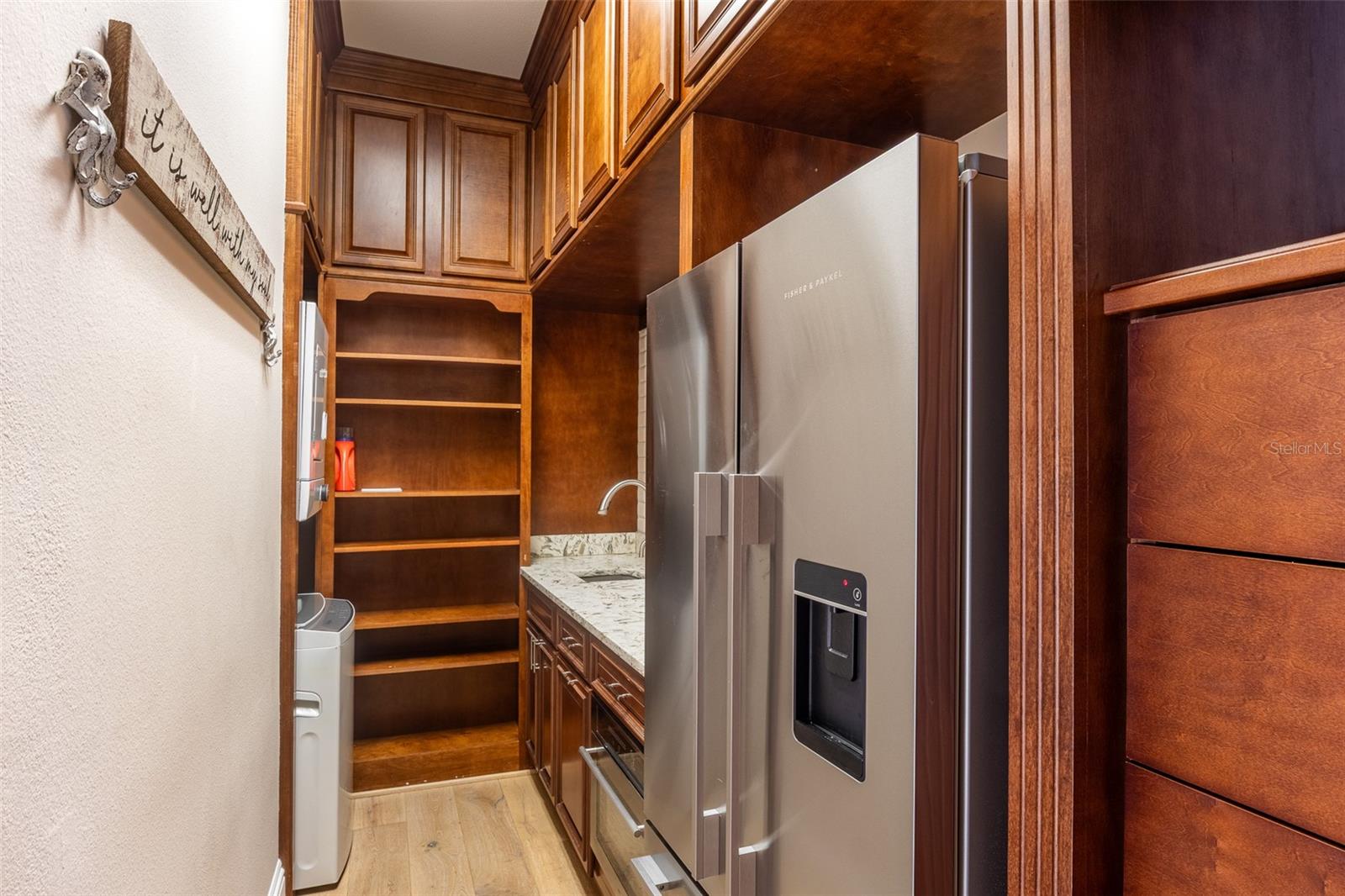 SPRING LAKE POINTE - Residential