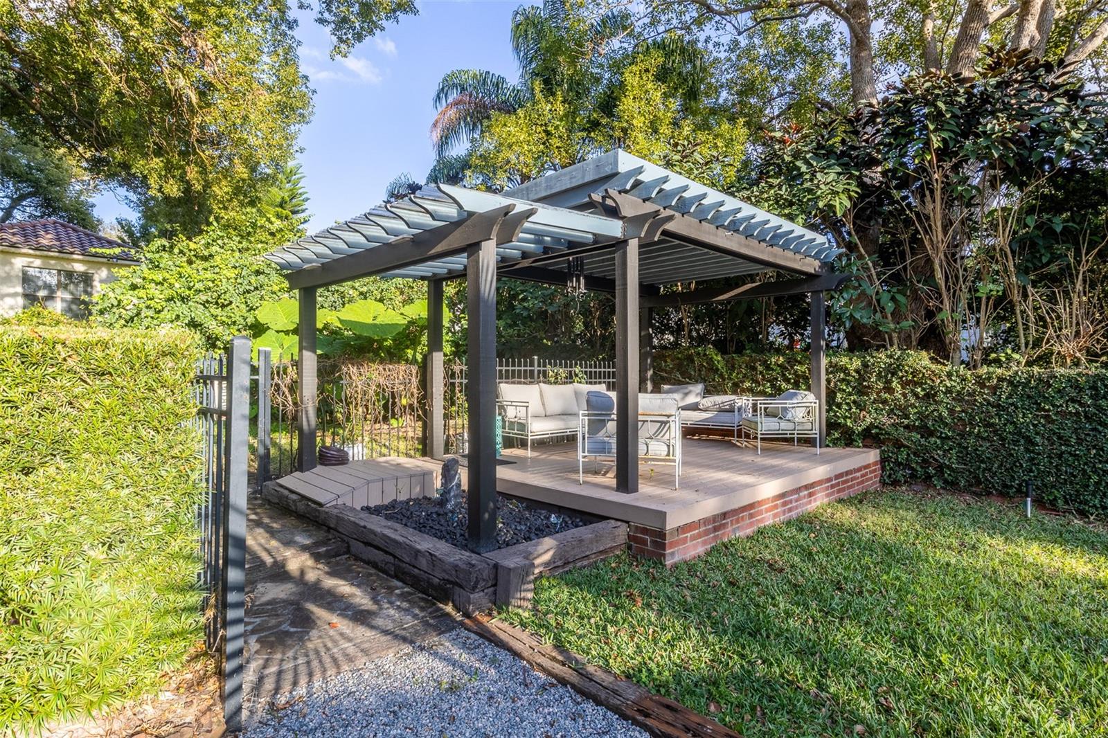 SPRING LAKE POINTE - Residential