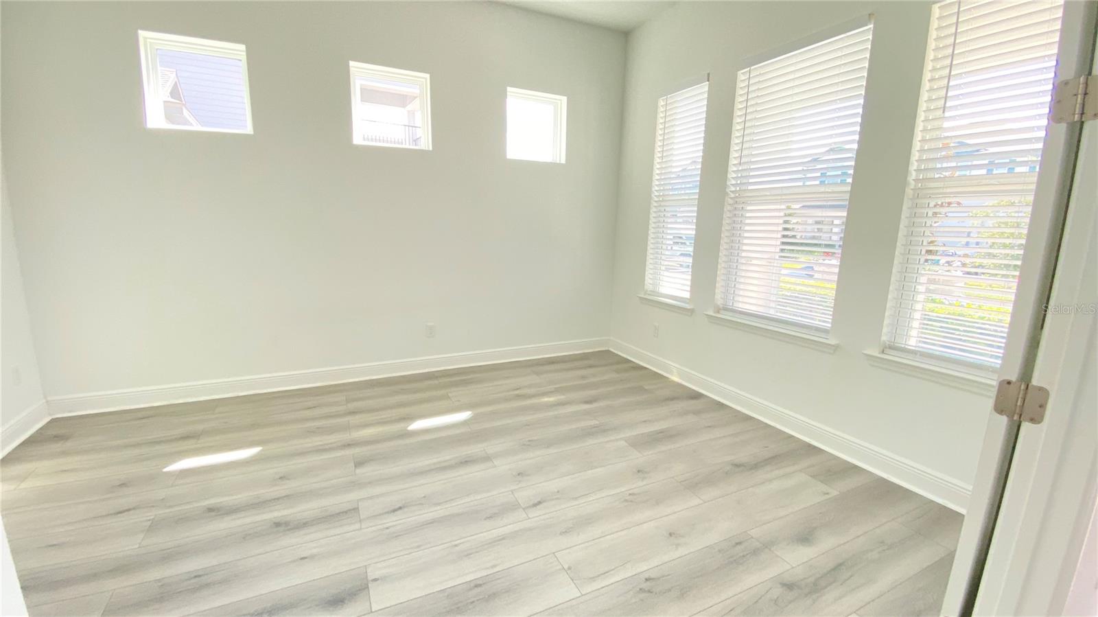 SILVERLEAF RESERVE/HAMLIN PH 2 - Residential Lease