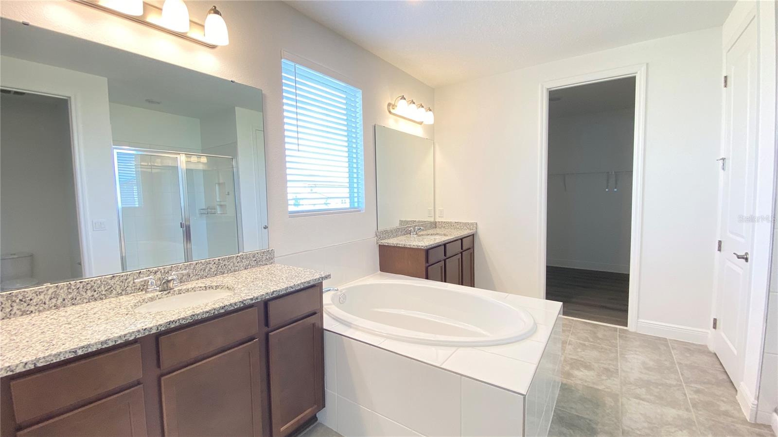 SILVERLEAF RESERVE/HAMLIN PH 2 - Residential Lease