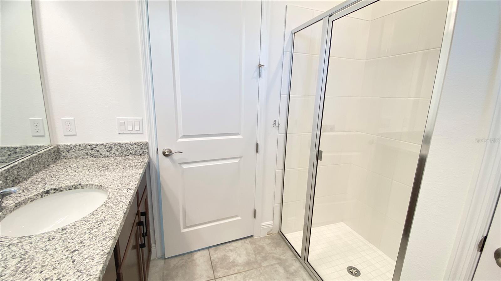 SILVERLEAF RESERVE/HAMLIN PH 2 - Residential Lease