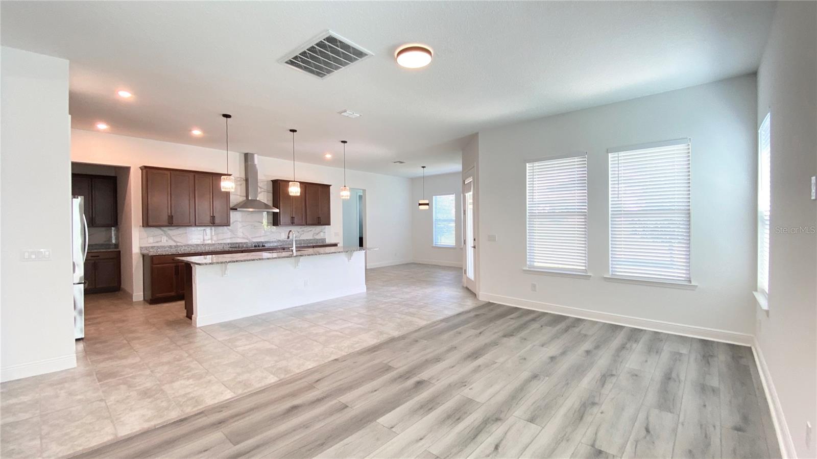 SILVERLEAF RESERVE/HAMLIN PH 2 - Residential Lease