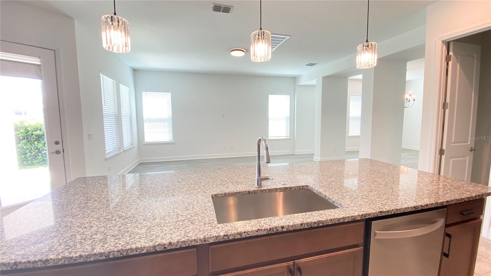 SILVERLEAF RESERVE/HAMLIN PH 2 - Residential Lease