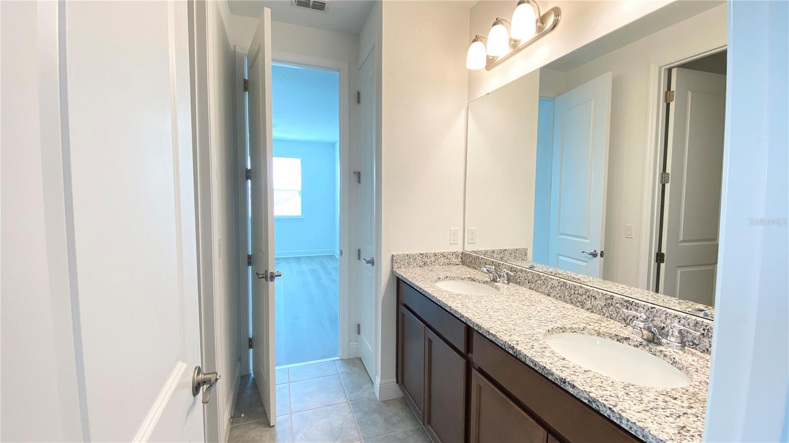 SILVERLEAF RESERVE/HAMLIN PH 2 - Residential Lease
