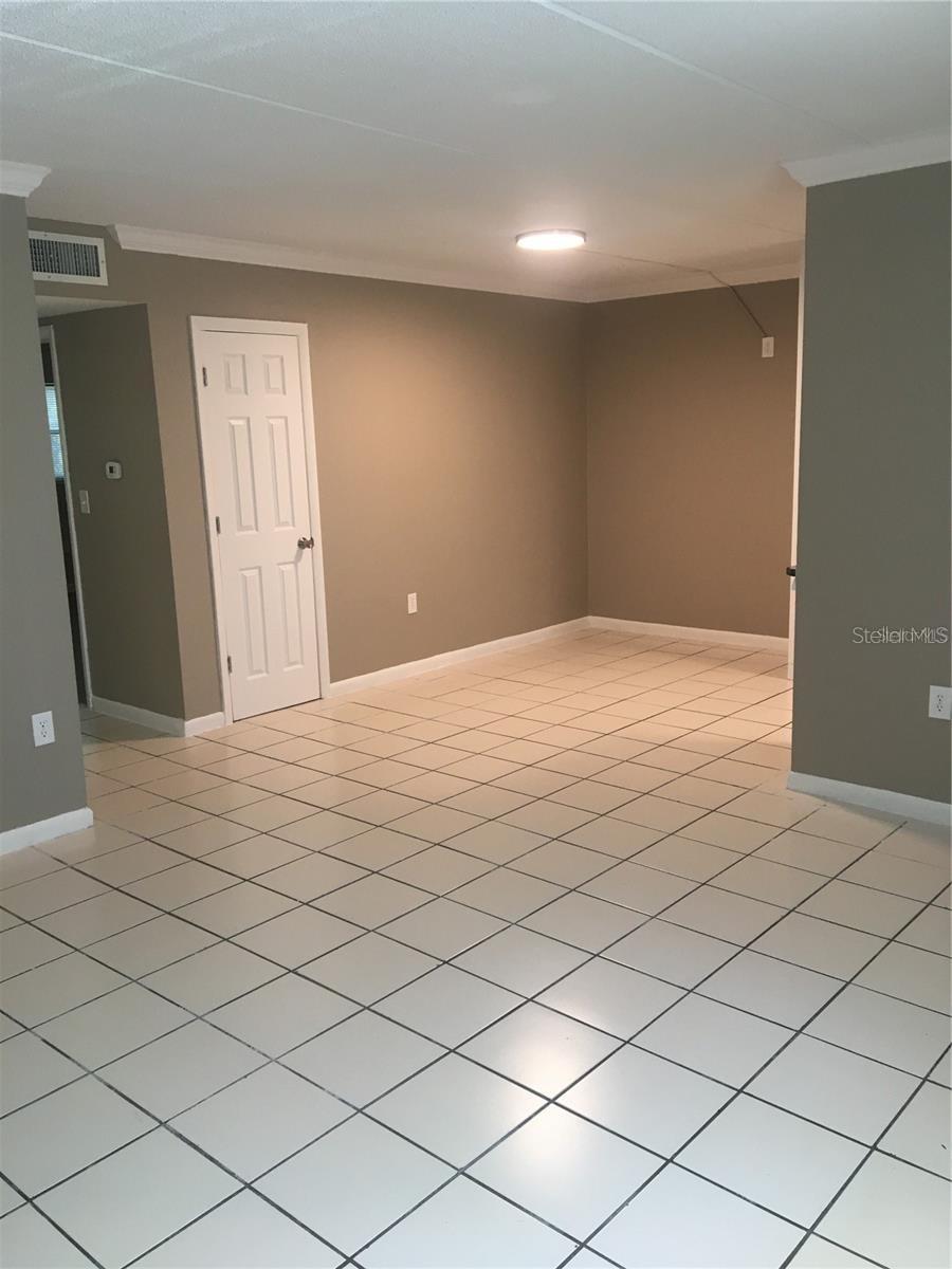 2 N FERNWOOD AVENUE 7