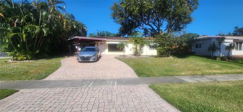 Photo of 801 SE 15th Street, Deerfield Beach, FL 33441 (MLS # O6369625)