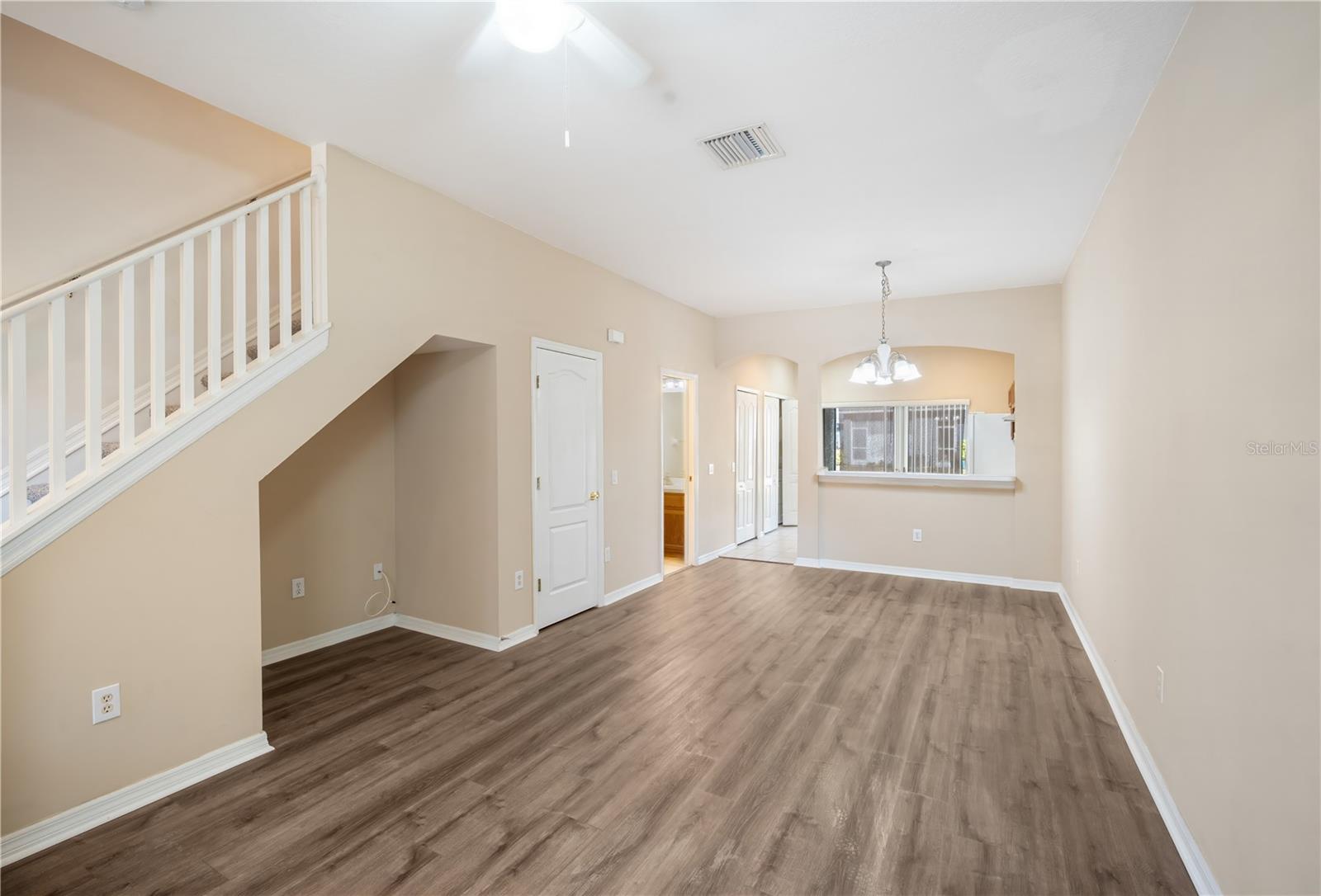 KINGS LAKE TOWNHOMES - Residential Lease