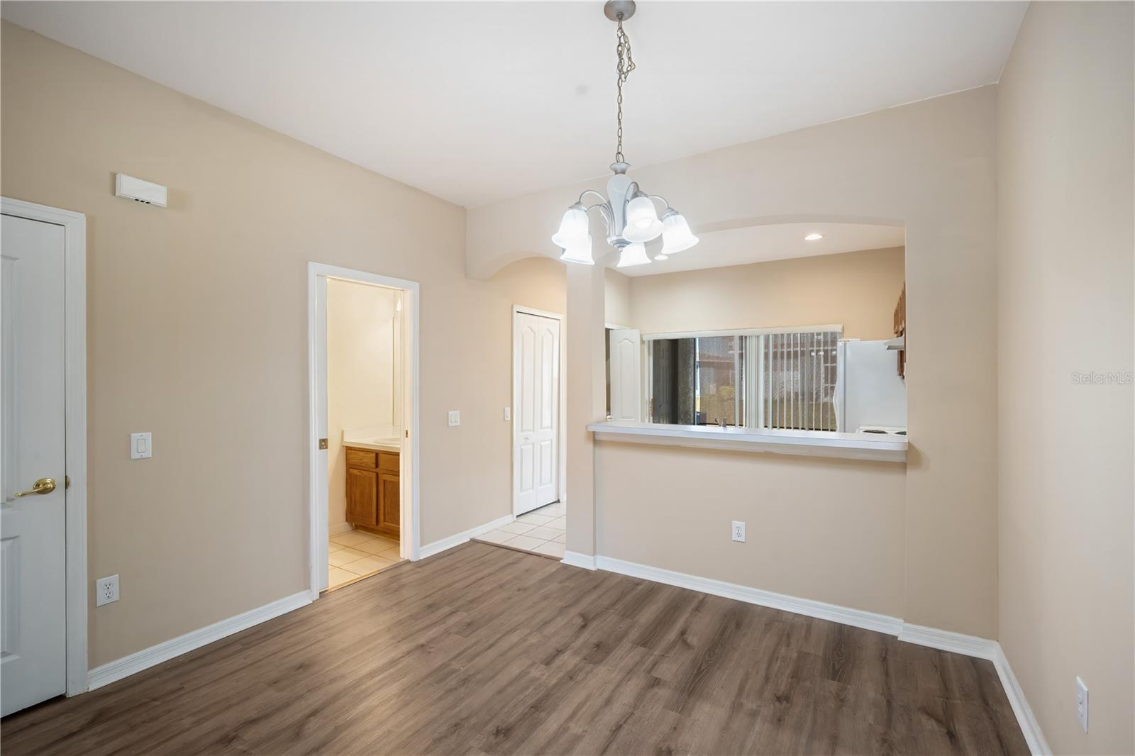 KINGS LAKE TOWNHOMES - Residential Lease