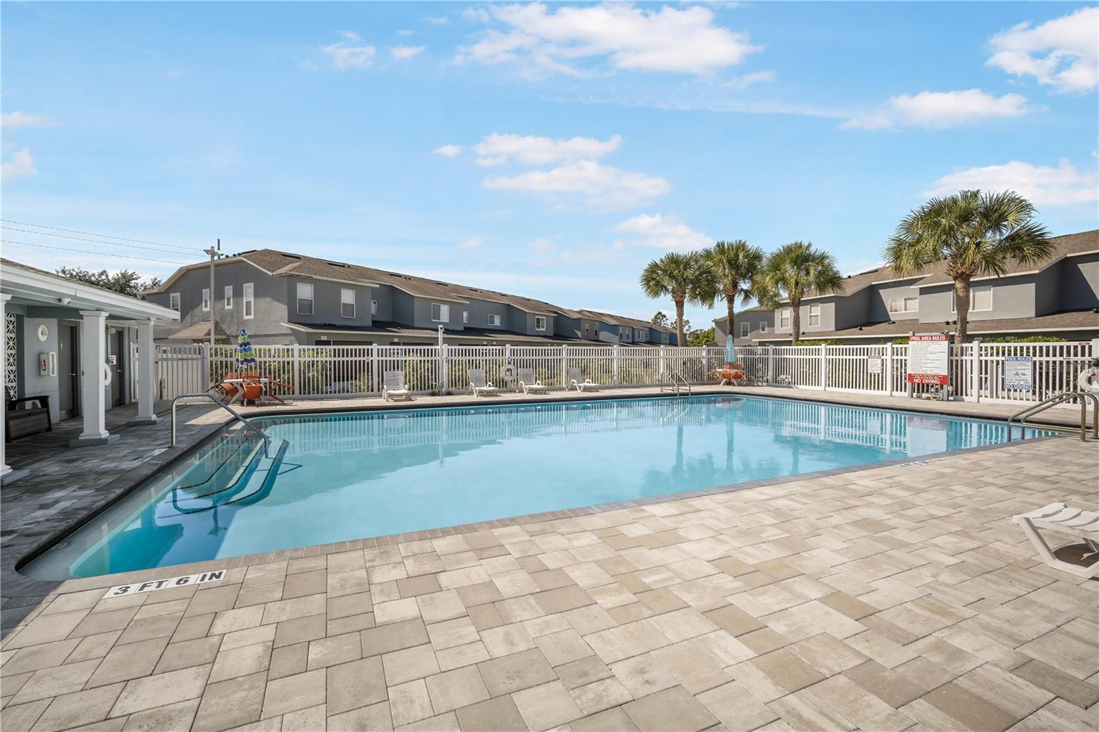 KINGS LAKE TOWNHOMES - Residential Lease