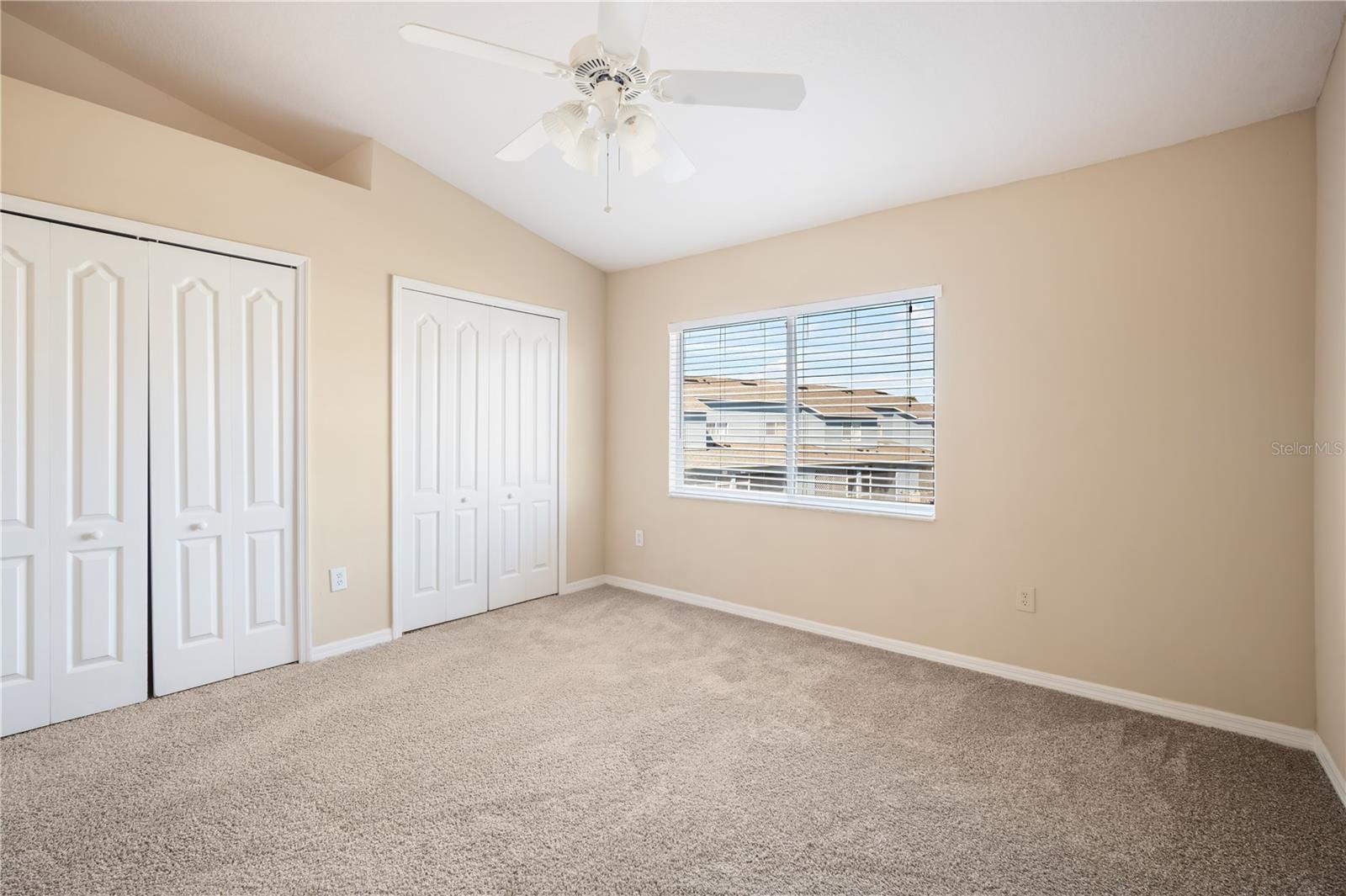 KINGS LAKE TOWNHOMES - Residential Lease