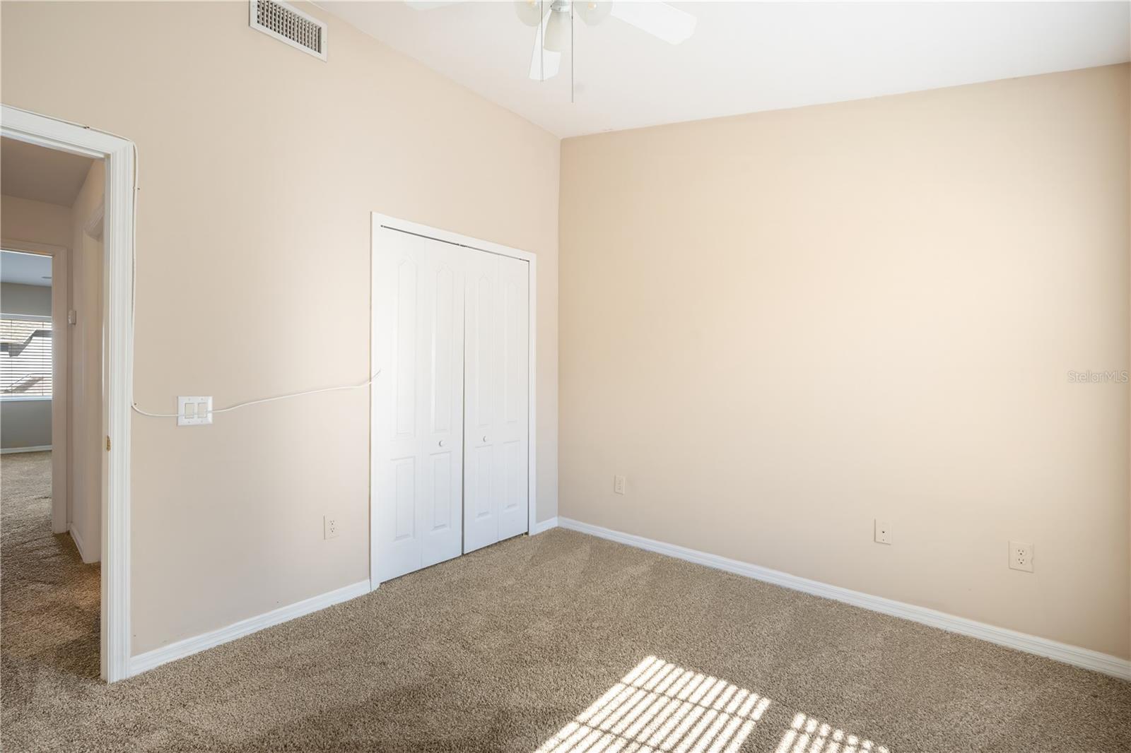 KINGS LAKE TOWNHOMES - Residential Lease