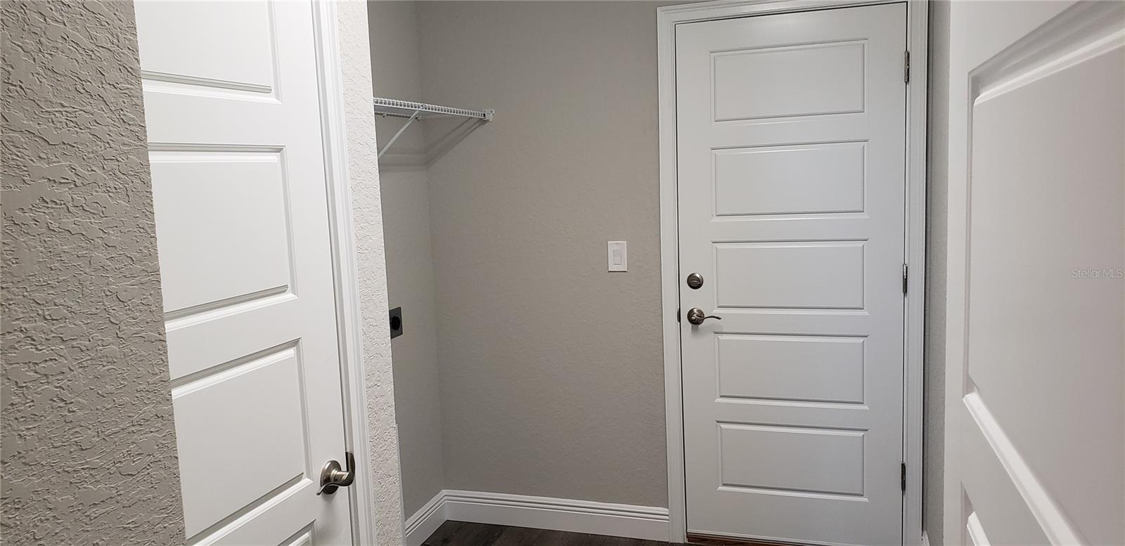 SILVER SPGS SHORES UN 12 - Residential Lease