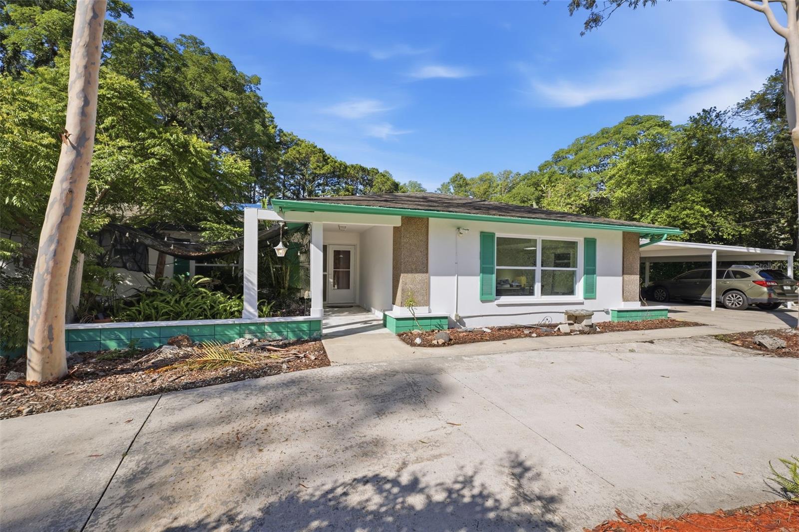 9116 LAKEVIEW DRIVE