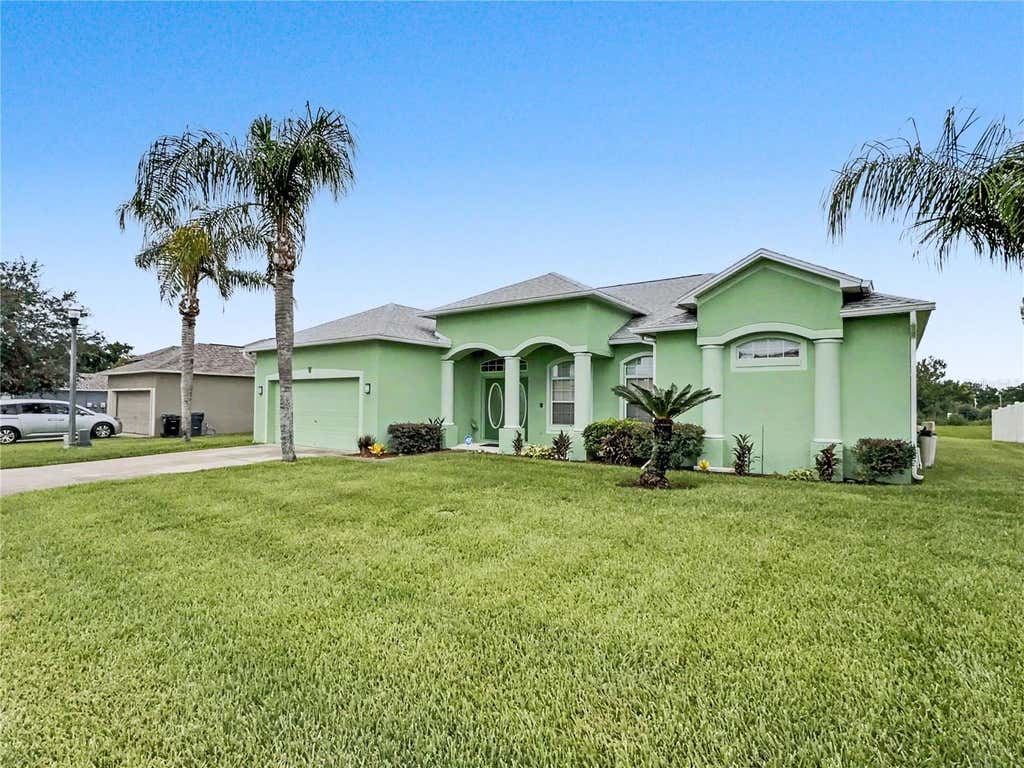 Photo of 8155 Woodvine Circle, Lakeland, FL 33810 (MLS # TB8533367)