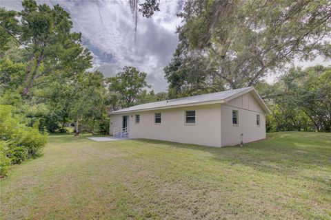 A home in LAKELAND