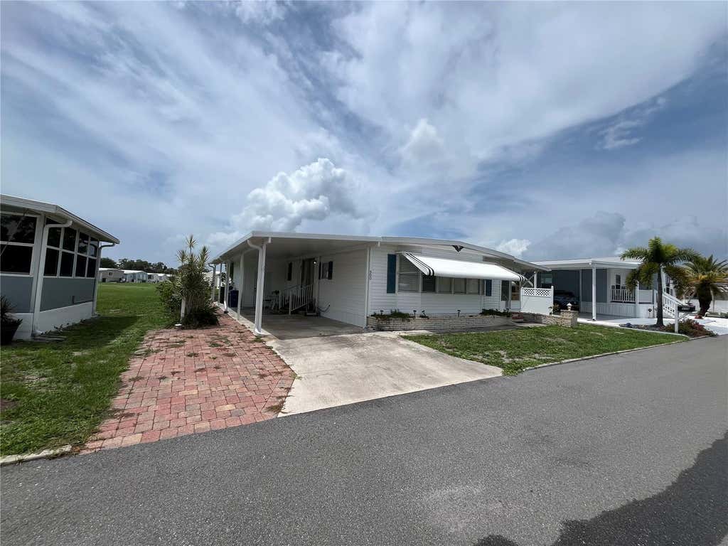Photo of 900 Jolanda Circle, Venice, FL 34285 (MLS # N6145088)