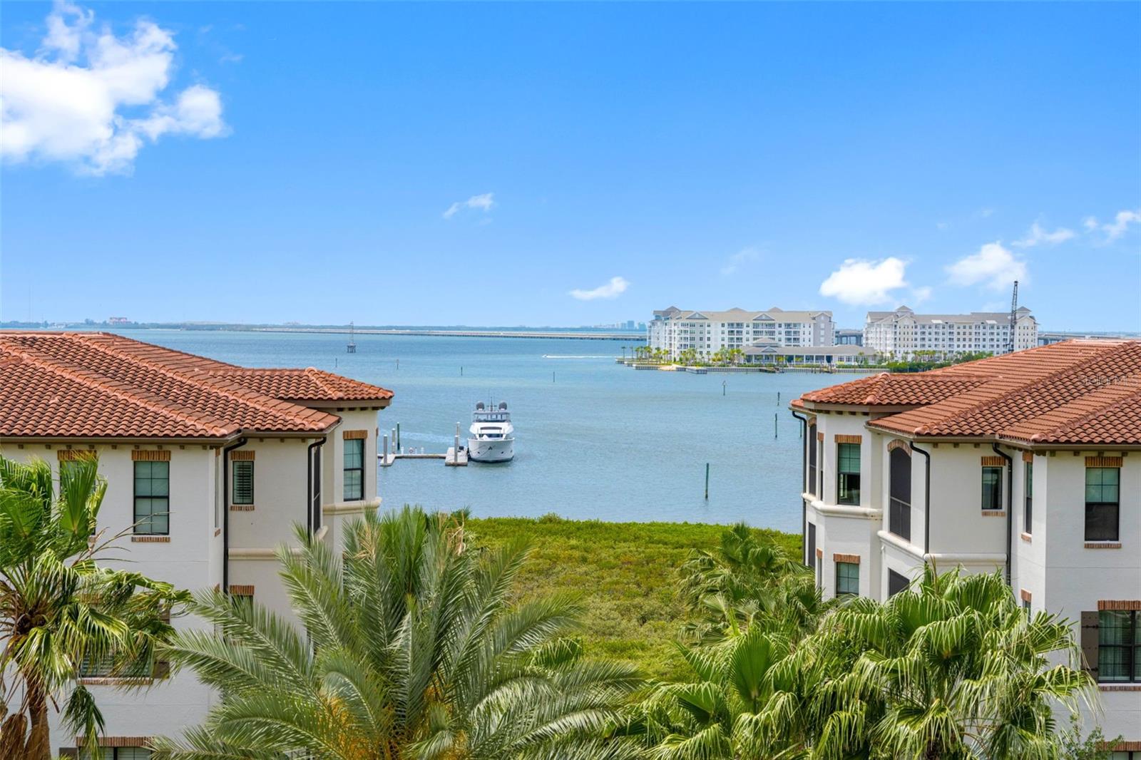 CASTILLO AT WESTSHORE YACHT CL - Residential