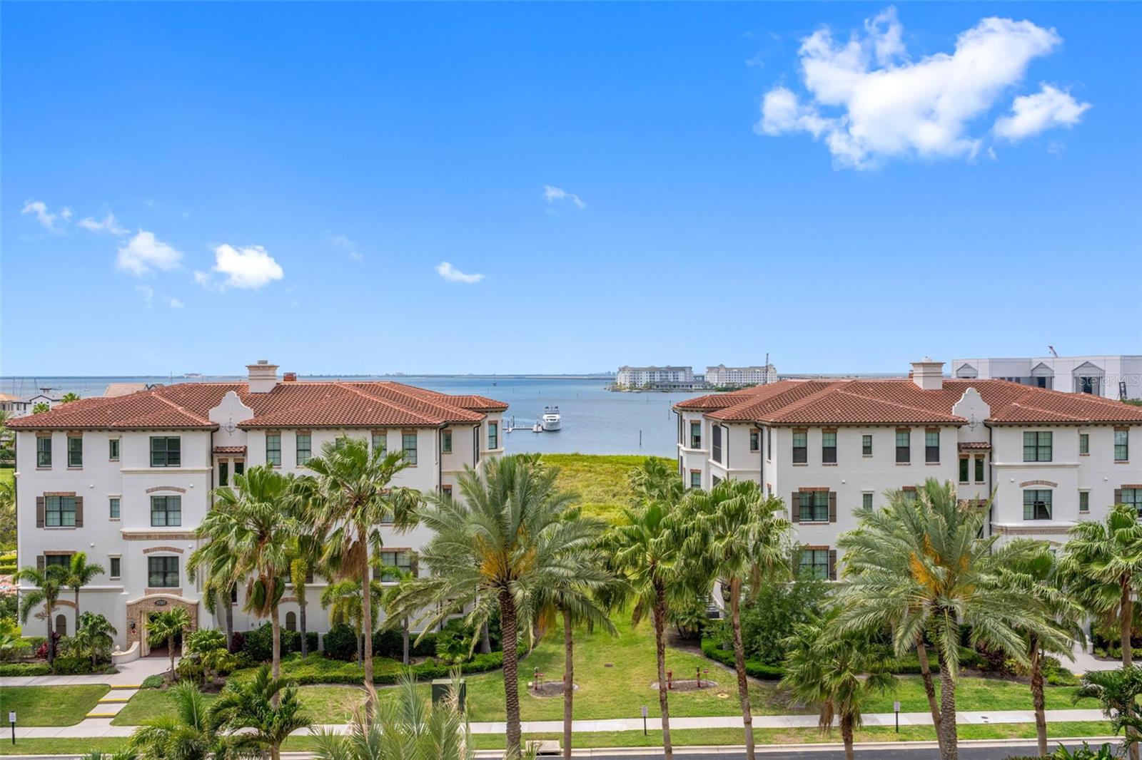 CASTILLO AT WESTSHORE YACHT CL - Residential