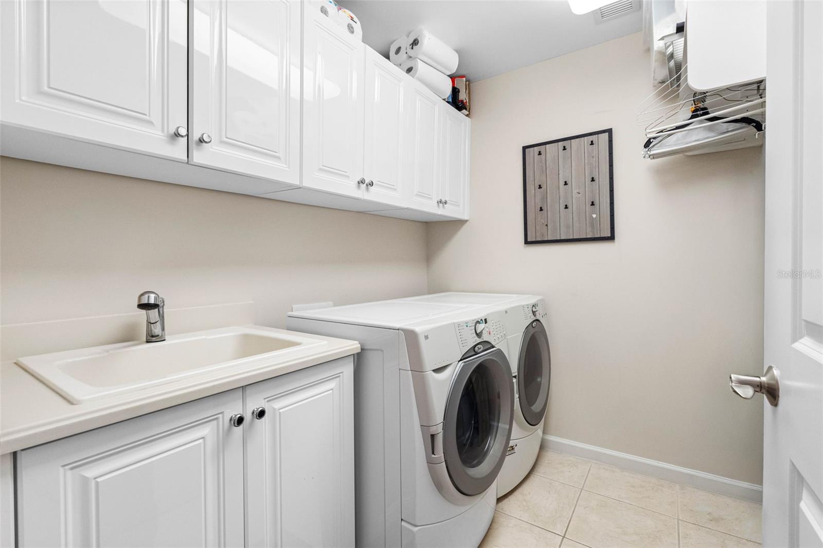 CASTILLO AT WESTSHORE YACHT CL - Residential