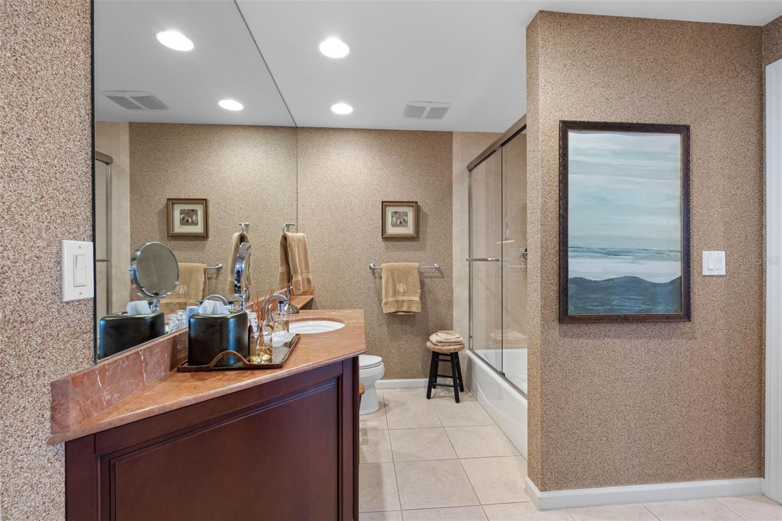 CASTILLO AT WESTSHORE YACHT CL - Residential