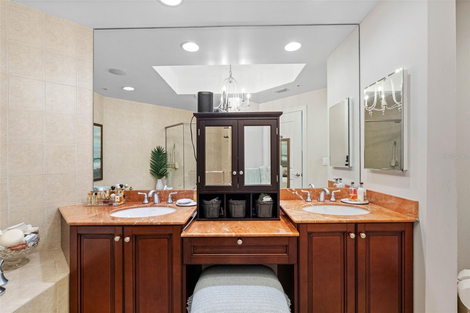 CASTILLO AT WESTSHORE YACHT CL - Residential