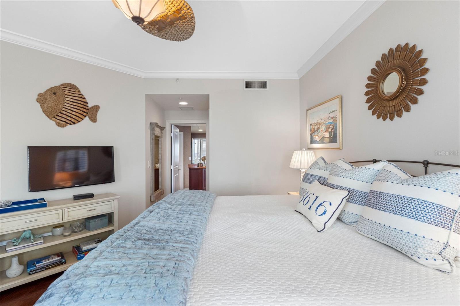 CASTILLO AT WESTSHORE YACHT CL - Residential