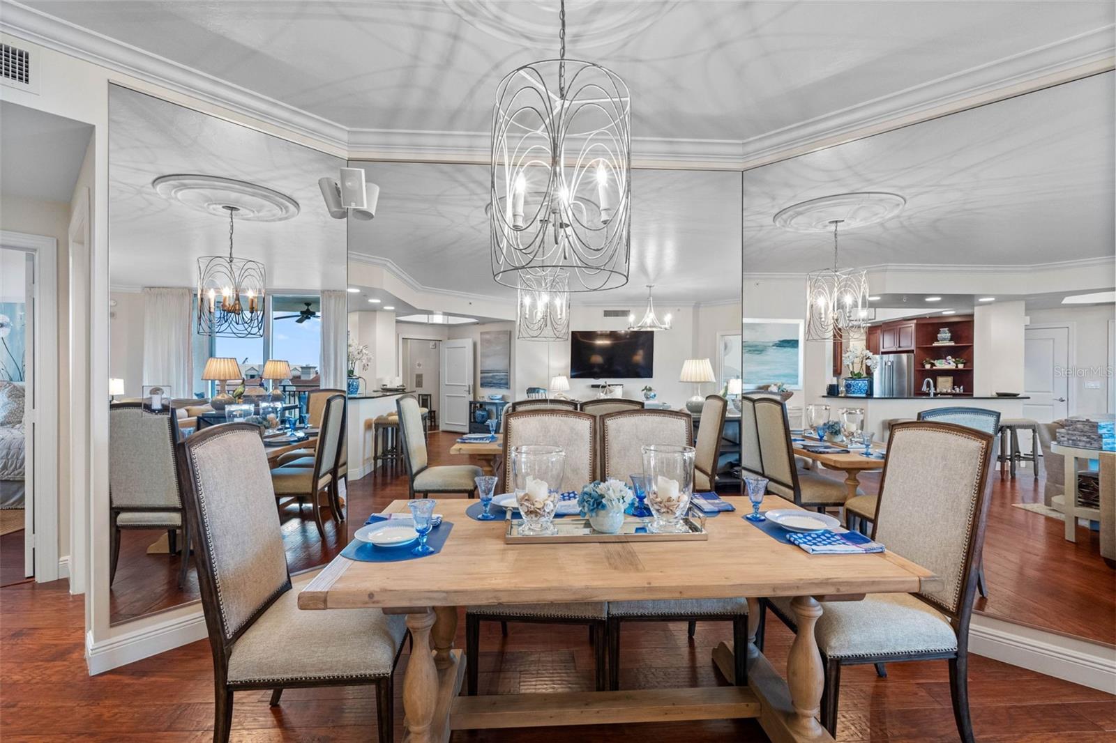 CASTILLO AT WESTSHORE YACHT CL - Residential