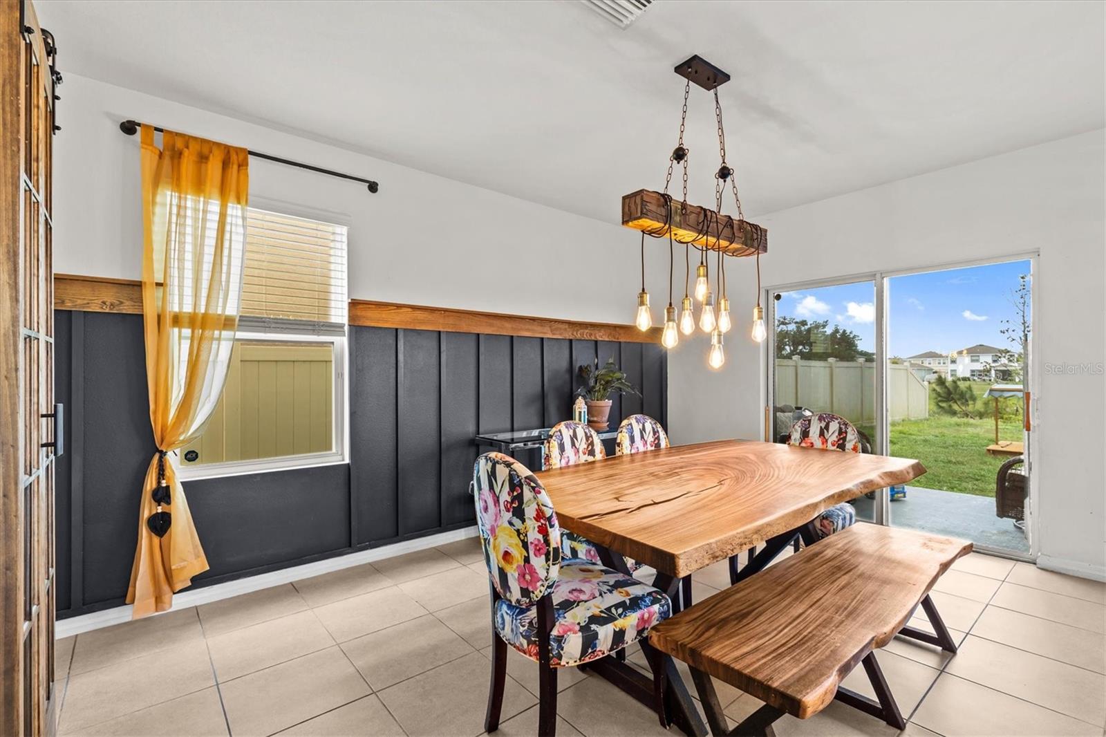 10937 PENNY GALE LOOP
