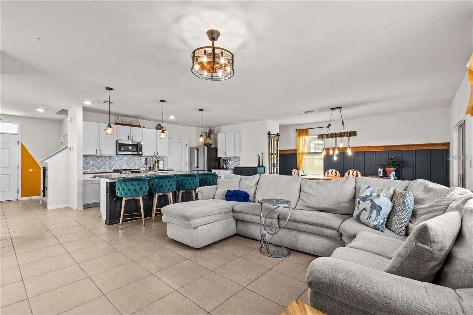 10937 PENNY GALE LOOP