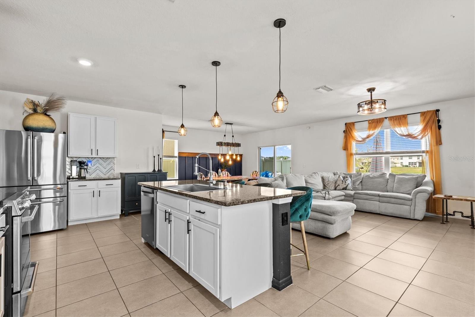10937 PENNY GALE LOOP