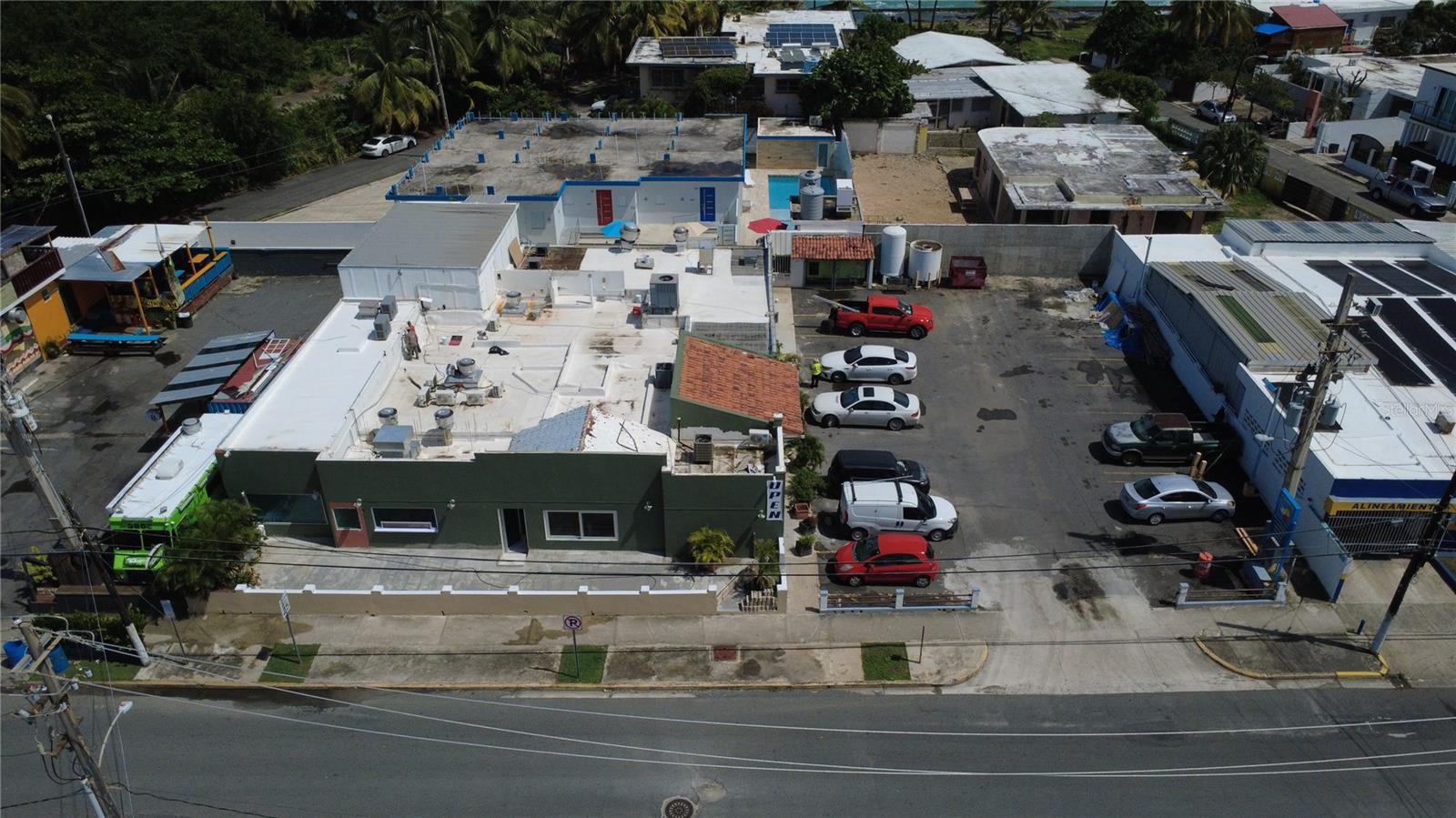 Main image without alt text