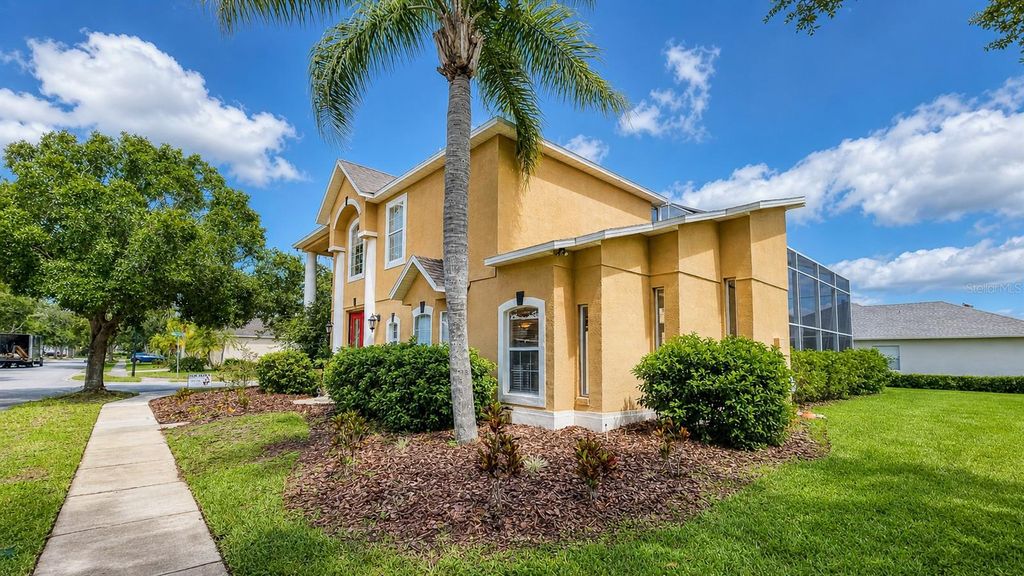 Photo of 357 Fairway Pointe Circle, Orlando, FL 32828 (MLS # O6404565)