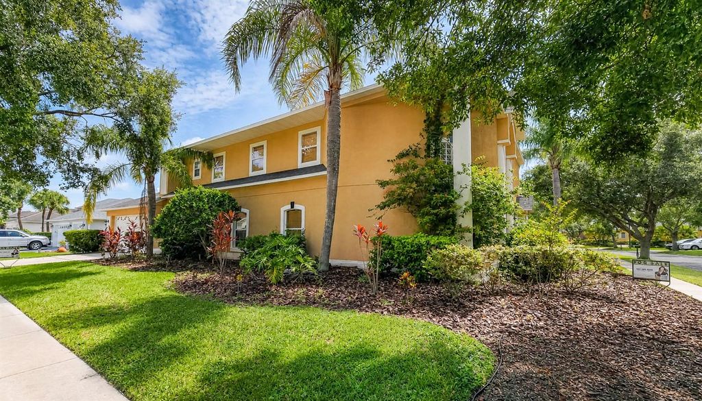 Photo of 357 Fairway Pointe Circle, Orlando, FL 32828 (MLS # O6404565)