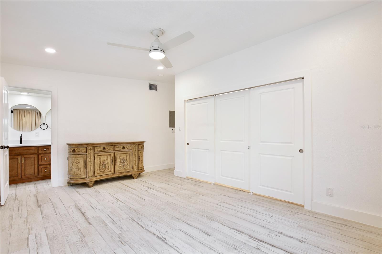 MARVANIA 1ST SEC - Residential