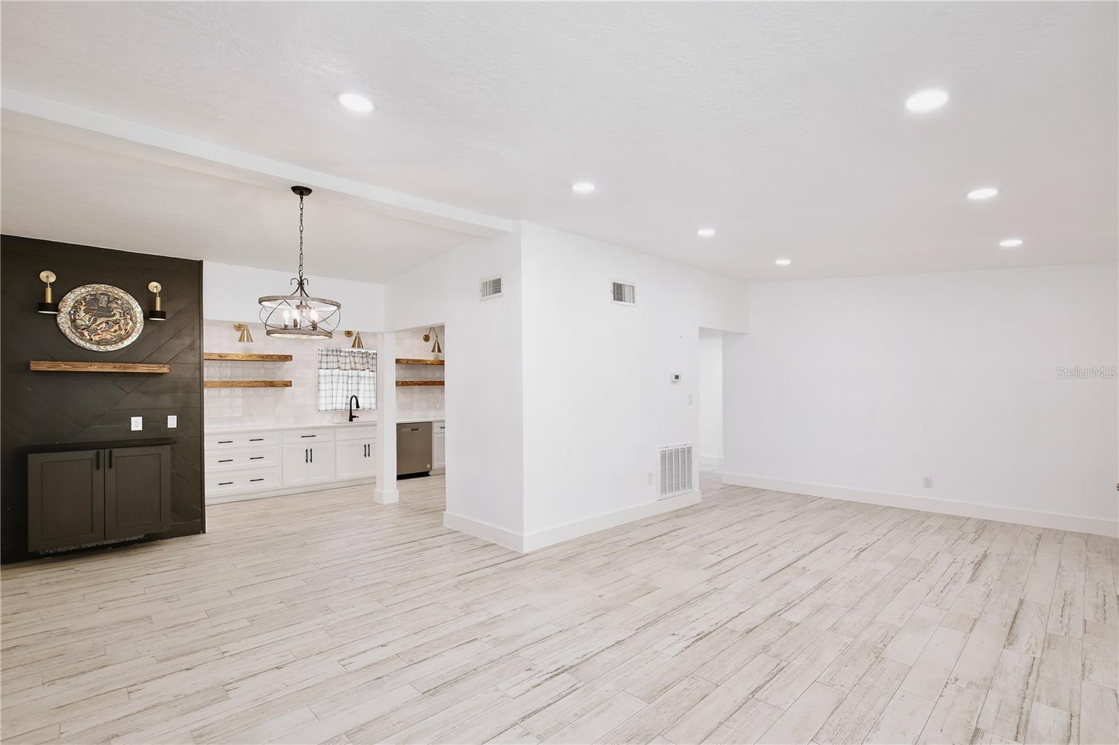 MARVANIA 1ST SEC - Residential