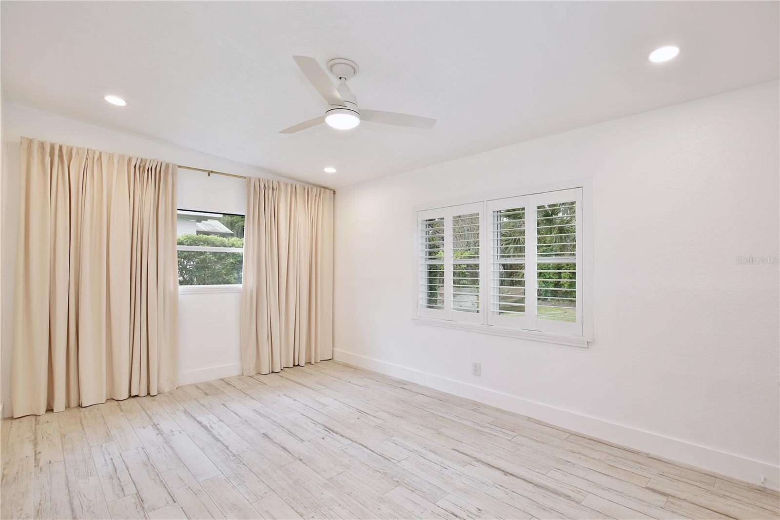 MARVANIA 1ST SEC - Residential