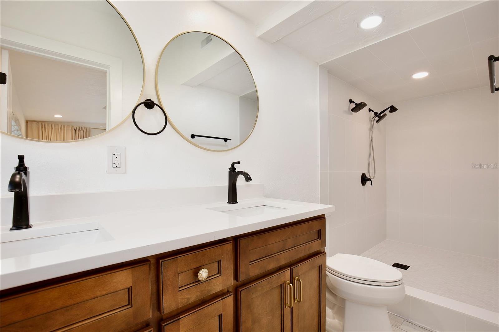 MARVANIA 1ST SEC - Residential