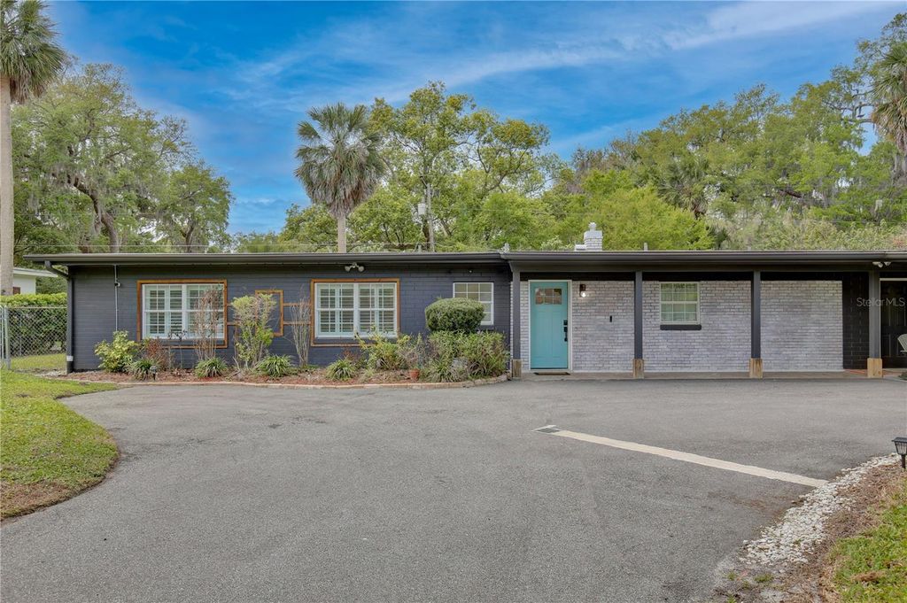 Photo of 116 N Virginia Avenue, Sanford, FL 32771 (MLS # O6391692)