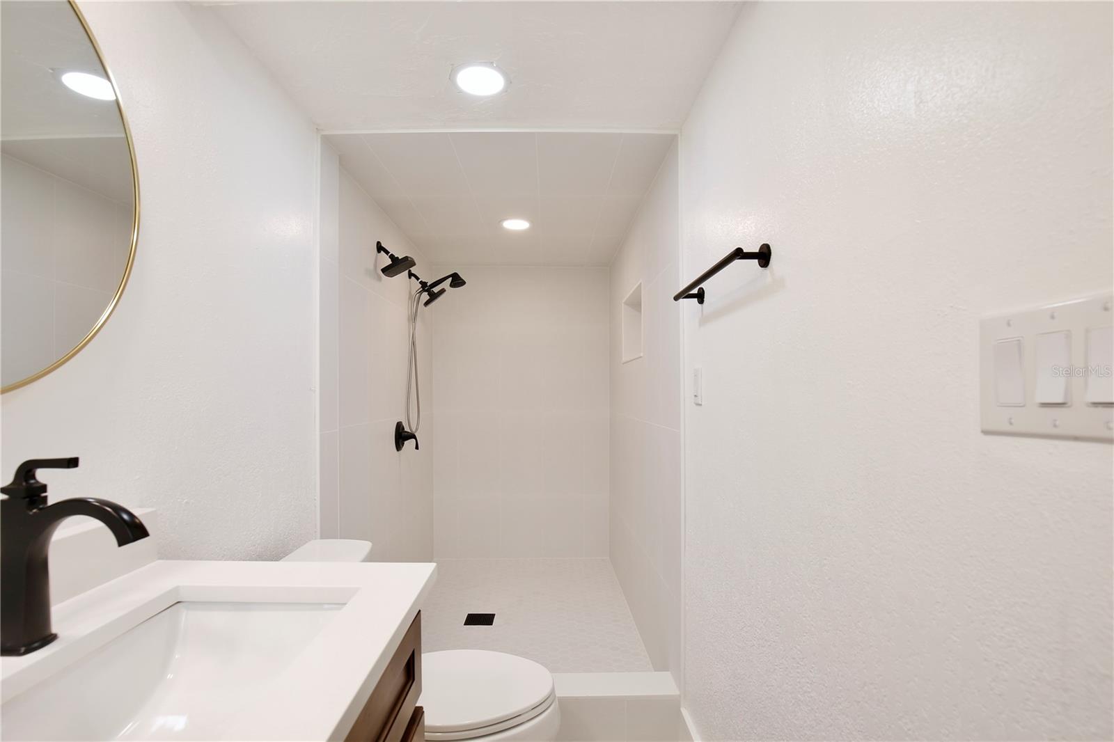 MARVANIA 1ST SEC - Residential