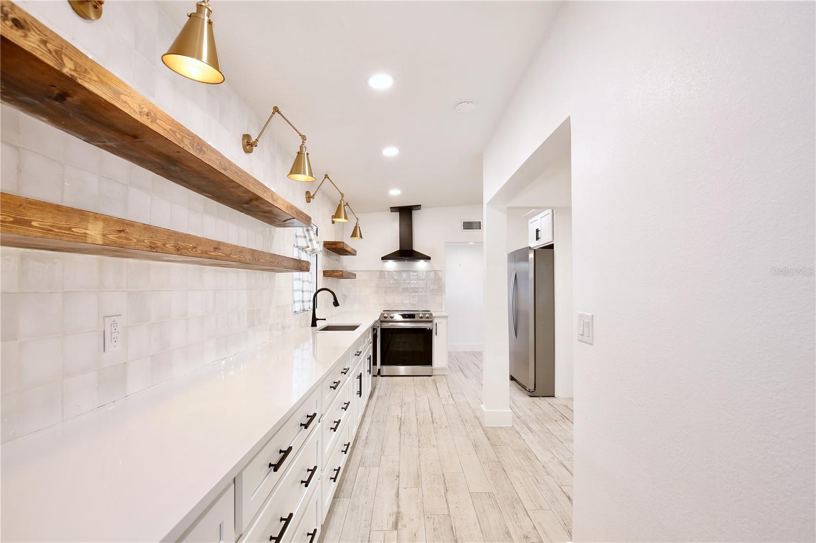 MARVANIA 1ST SEC - Residential