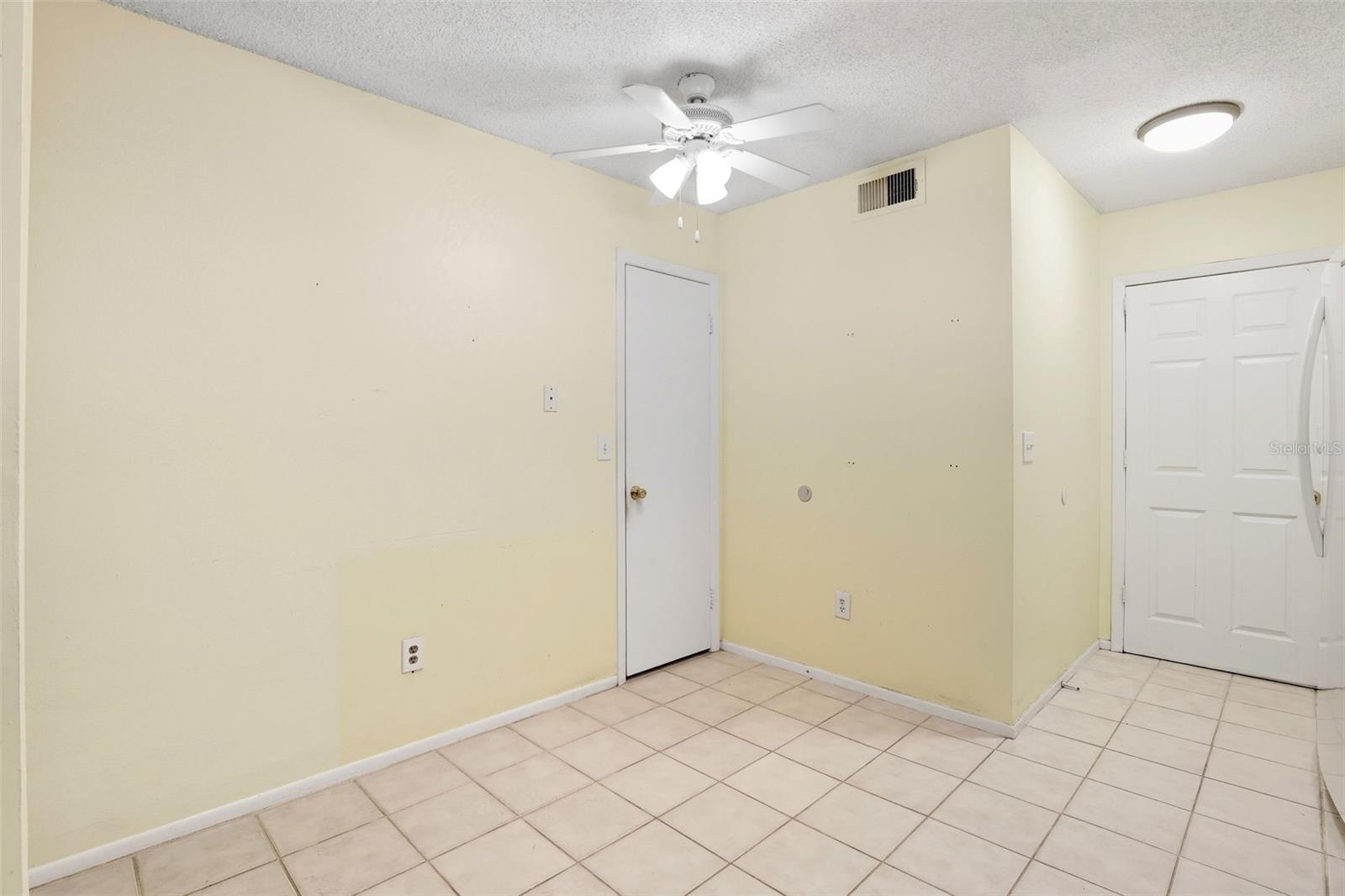 LAKEWOOD AT THE CROSSINGS - Residential