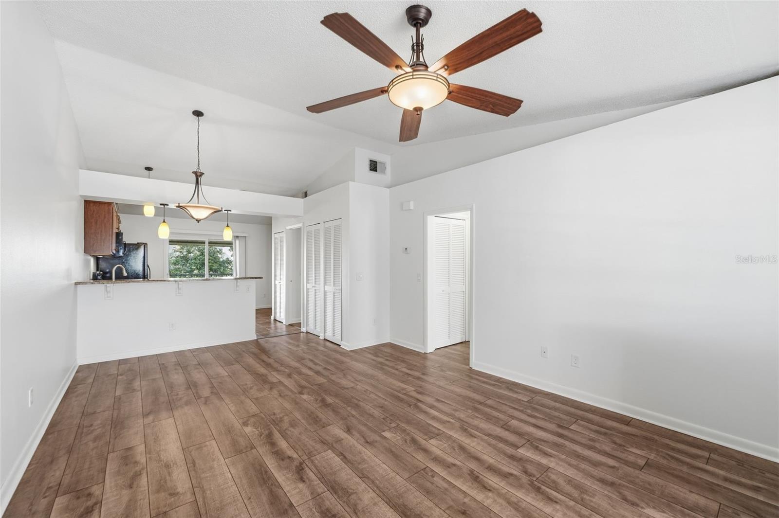 MANORS BRYN MAWR CONDO PH 04 - Residential