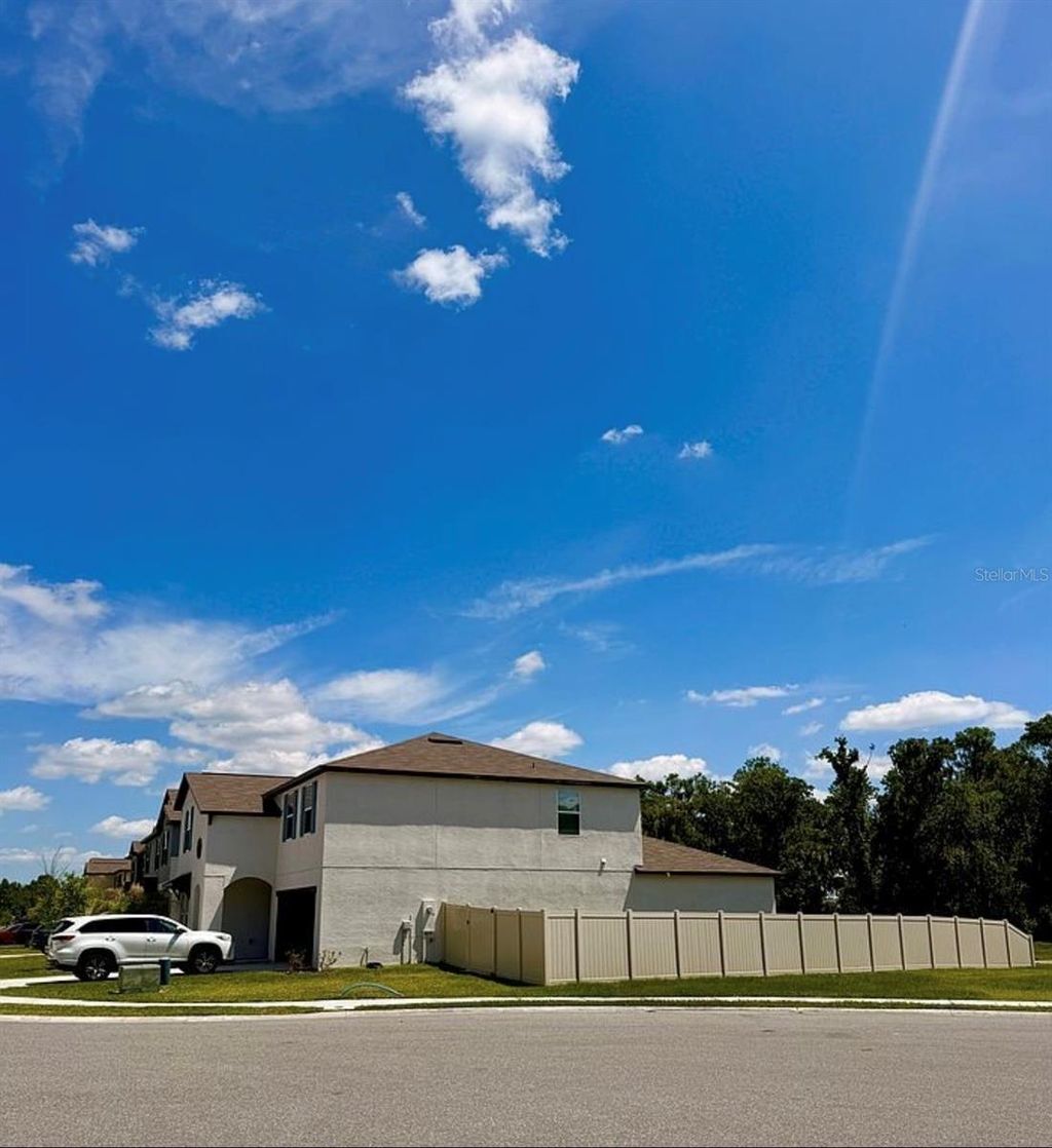 Photo of 1633 Red Loop, Lakeland, FL 33801 (MLS # O6409707)